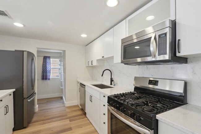 Foto del edificio - 2110 E 16th St