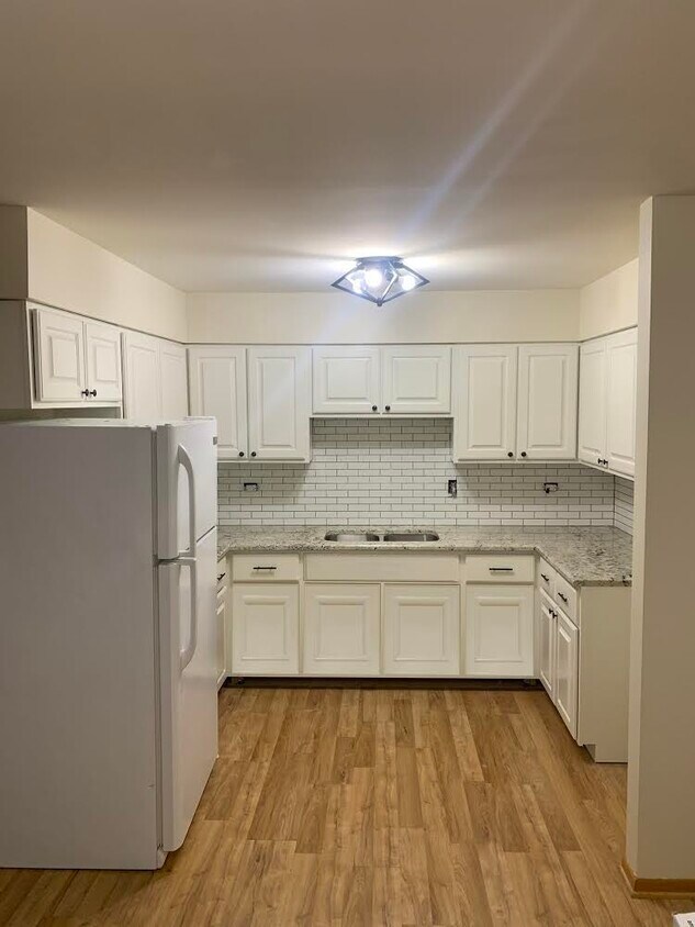 Primary Photo - 7840 Normandy Ave
