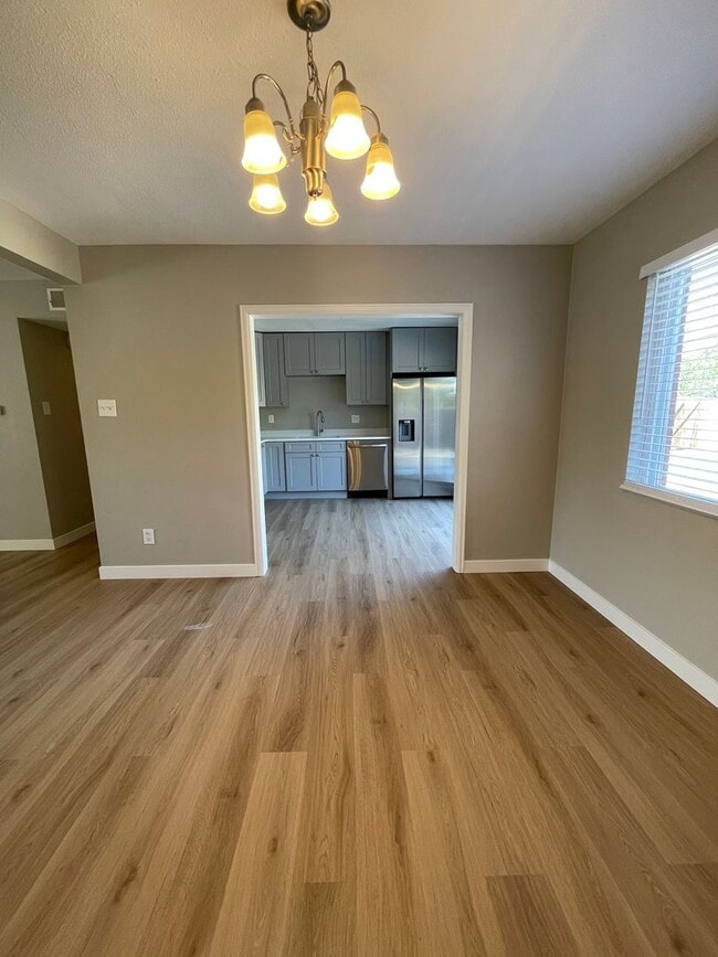 Building Photo - Beautiful 4 bed 2 Bath house in Aurora