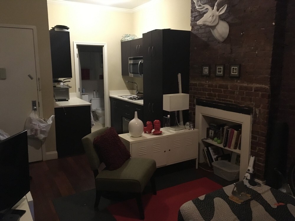 Primary Photo - 165 Avenue A
