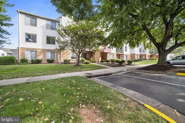 Building Photo - 8385 Buttress Ln
