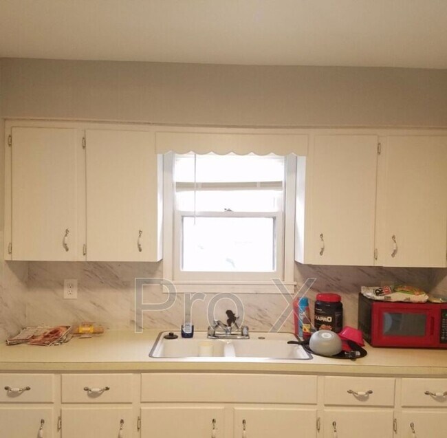 Foto del edificio - 110 W Lindburg St