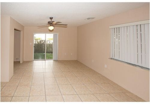Building Photo - 964 N 18th Ct