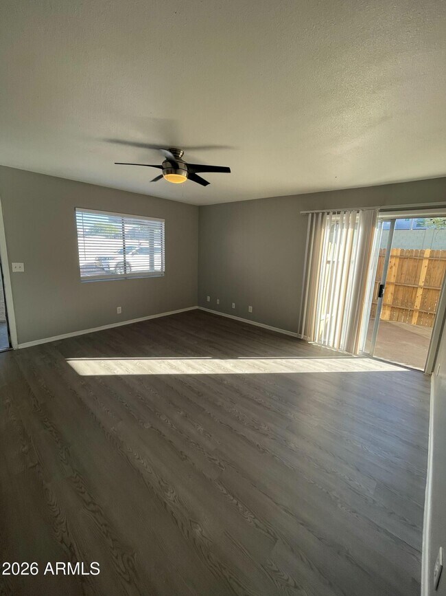 Foto del edificio - 6541 N 67th Ave