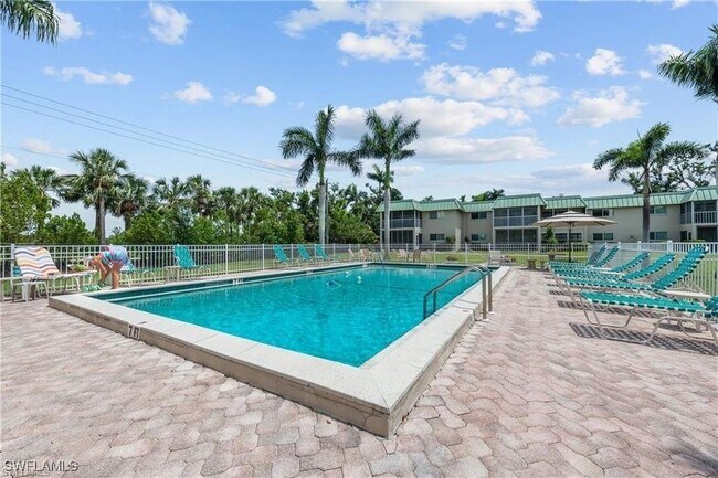 Foto del edificio - 6725 Winkler Rd
