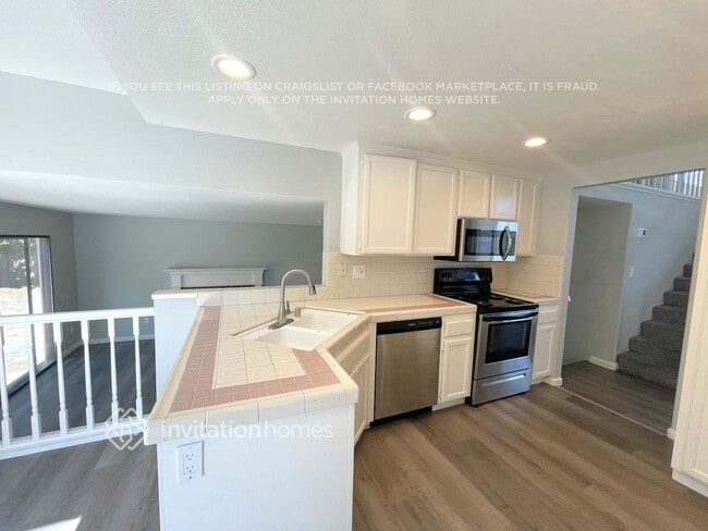Building Photo - 921 Pueblo Way