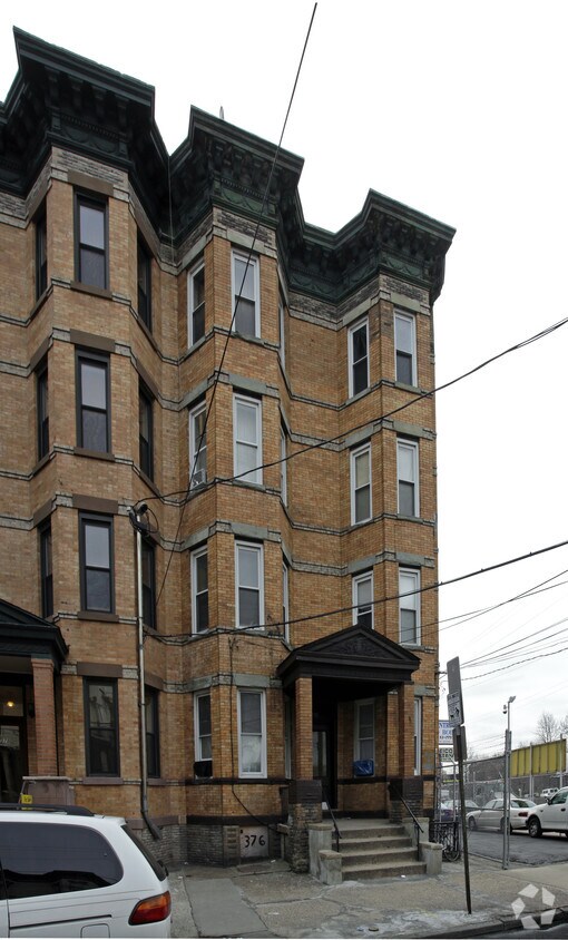 Foto del edificio - 376 Baldwin Ave