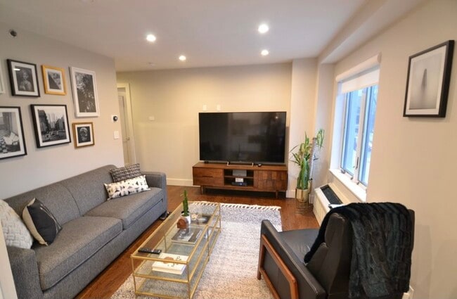 Living Room - 2513 27th St