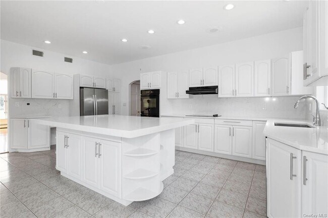 Foto del edificio - 245 Bear Ridge Rd