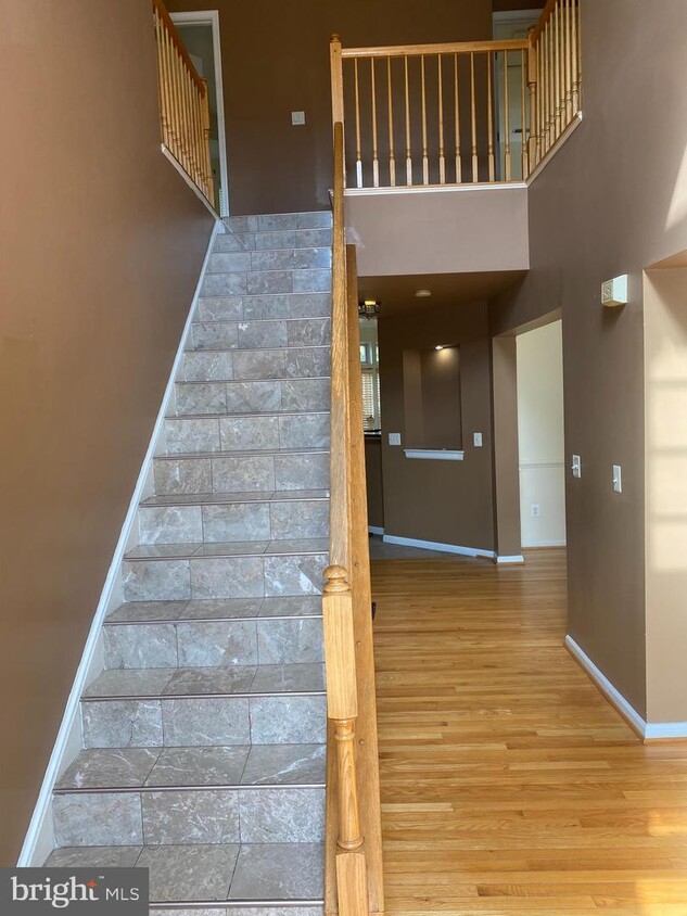 Primary Photo - 7885 Cranford Farm Cir