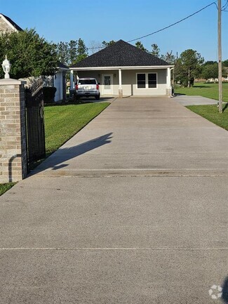 Building Photo - 15603 Parish Rd