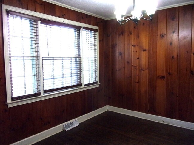 Foto del edificio - 517 S Jones Ave