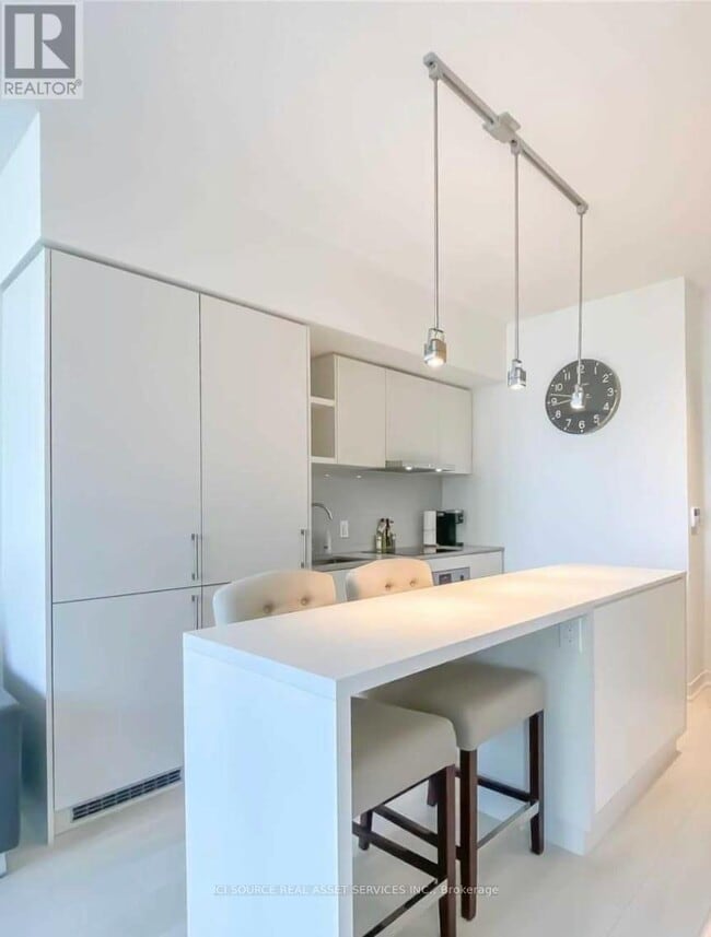 Building Photo - 100 Harbour St