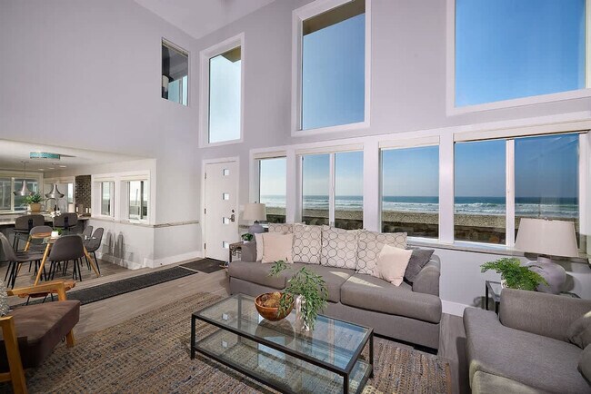 Foto del edificio - 3979 Ocean Front Walk
