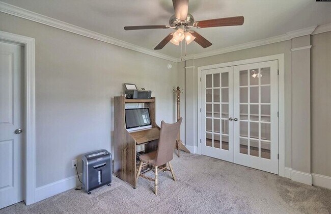 Building Photo - Spacious home for big families