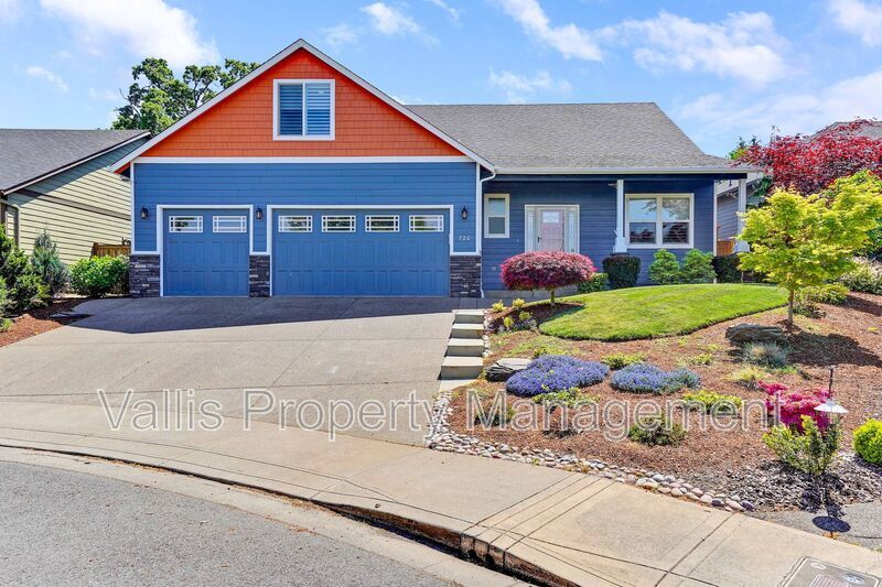 Primary Photo - 720 Bella Terra Ave SE