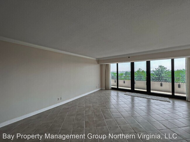 Building Photo - 3 br, 3 bath House - 1200 Crystal Dr #613
