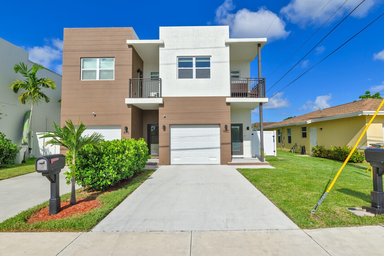 Foto principal - 460 NW 27th Ave