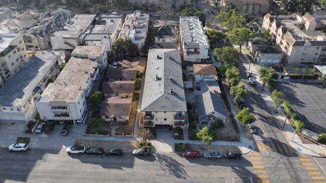  - 604 E Orange Grove Ave