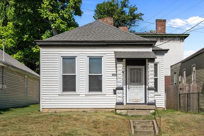 Building Photo - 652 N 29th St