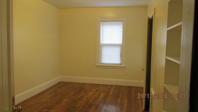 Building Photo - 19 Rockwell St