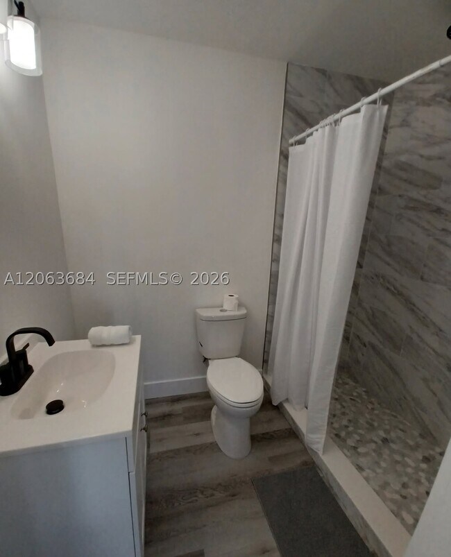 Foto del edificio - 9228 Belding Dr