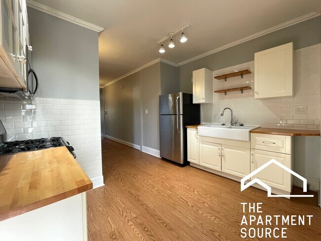 Foto del edificio - 3540 N Lowell Ave