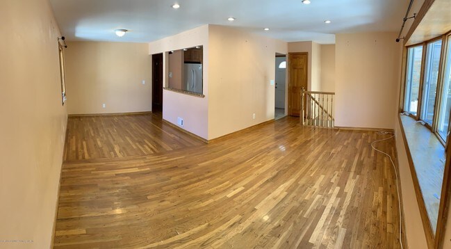 Building Photo - 3646 Amboy Rd