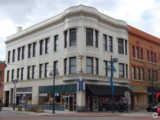 Building Photo - 425 15th St
