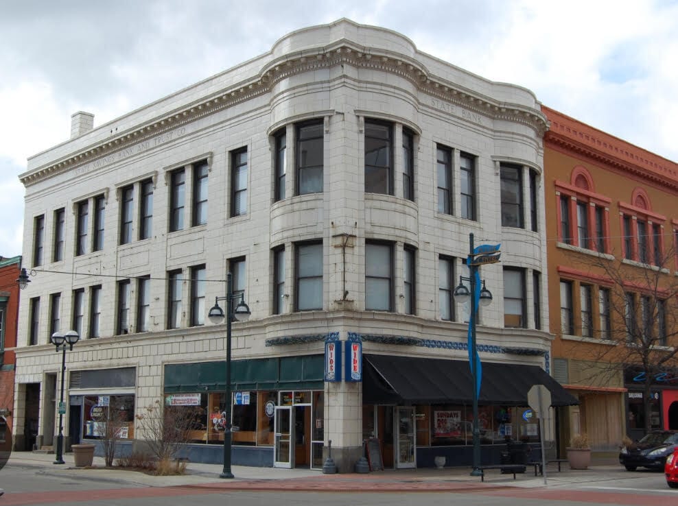Primary Photo - 425 15th St