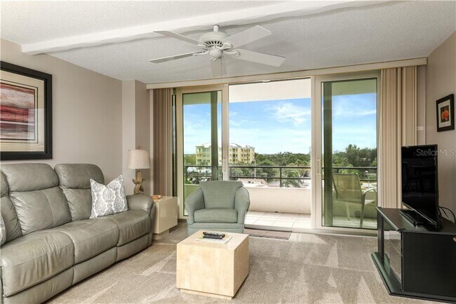 Foto del edificio - 6415 Midnight Pass Rd