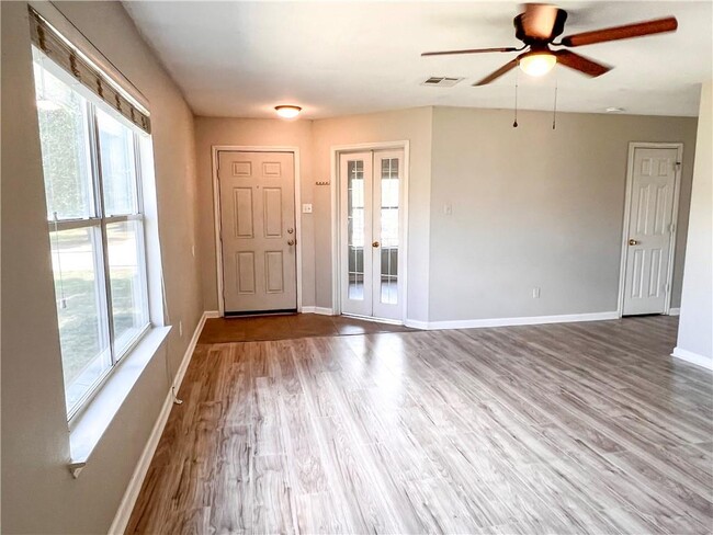 Building Photo - 149 Mood Lake Dr