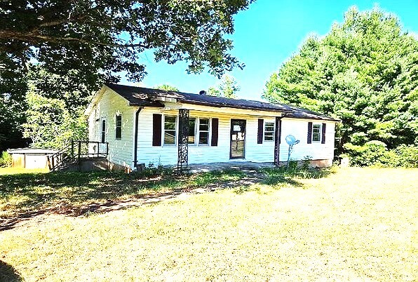 Primary Photo - 1074 Golden Leaf Rd