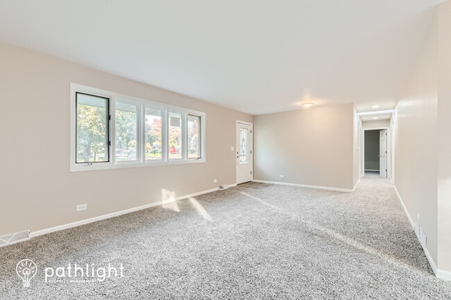 Foto del edificio - 391 West Millers Road, Des Plaines, IL, 60016