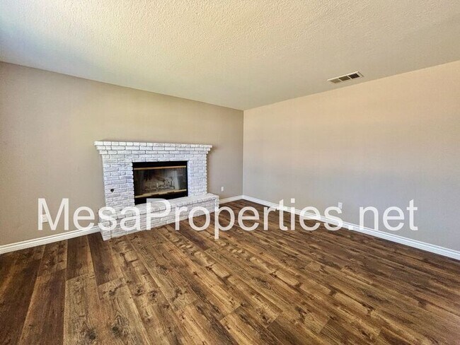 Foto del edificio - 7891 Corona Ave