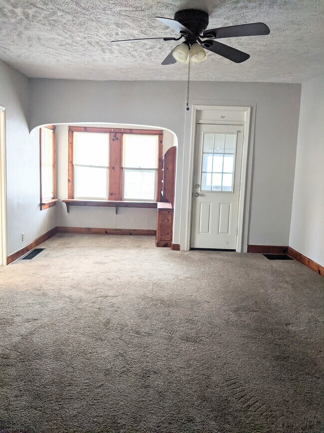 Building Photo - 604 Sandusky St