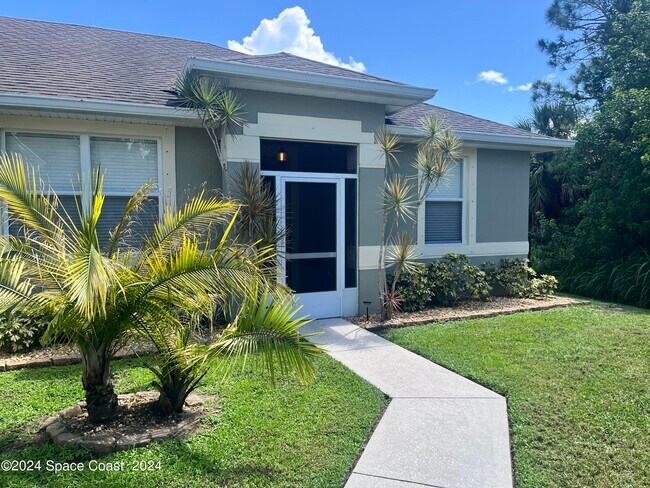 Building Photo - 1874 Bermuda Ct