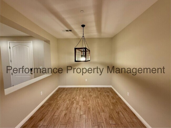 Foto del edificio - Stunning 4 Bed/3 Bath NW Bakersfield Home w/ Solar, RBP & $0 Deposit Option