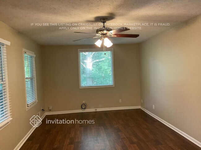 Foto del edificio - 504 Rivercrest Dr
