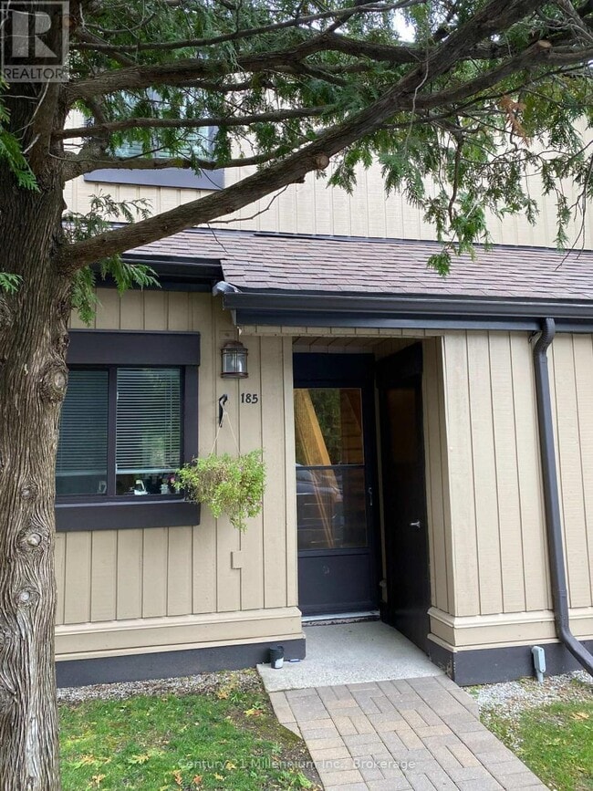 Building Photo - 185 Escarpment Crescent