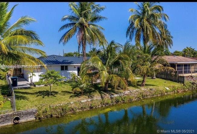 Foto del edificio - 2100 SW 100th Ave