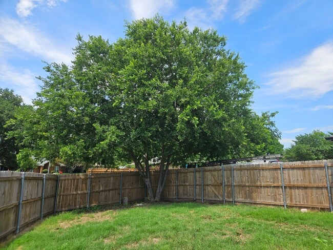 Building Photo - Allen | 3 Bed 2 Bath | Single Family Home ...