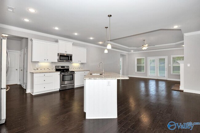 Building Photo - 207 Blackwood Dr NW