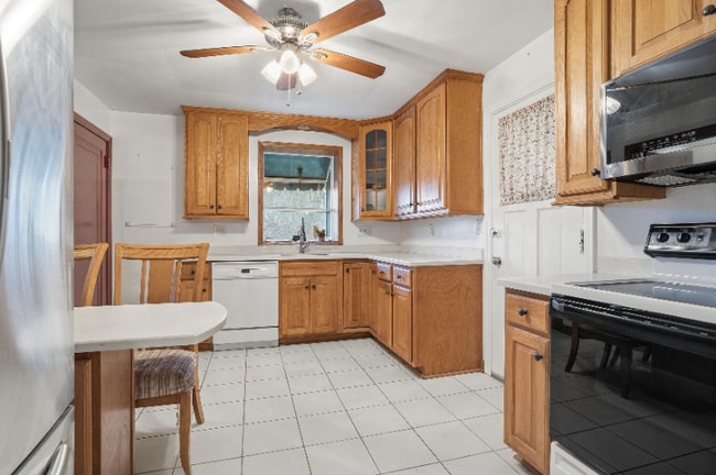 Building Photo - 350 Broadway Dr