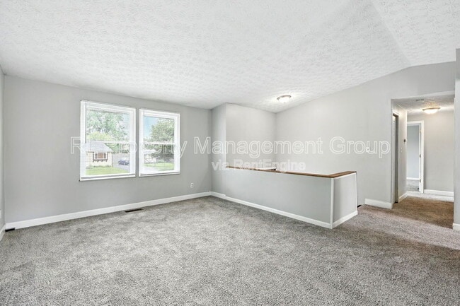 Building Photo - 2568 Stonington Ave