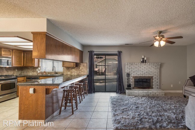 Building Photo - 3 br, 2 bath House - 1172 Jasmin Ave.