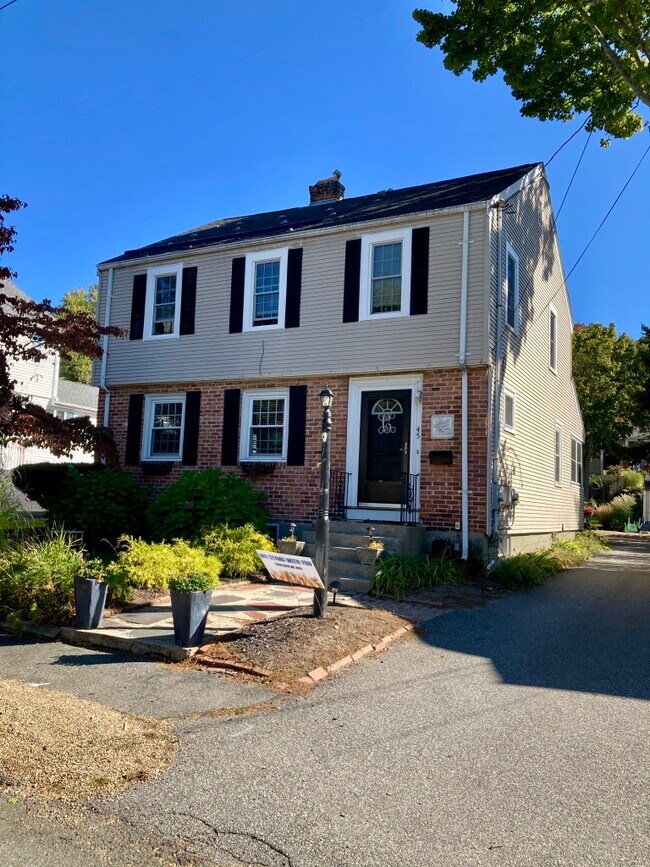 Residential Neighborhood - 45 Endicott Rd