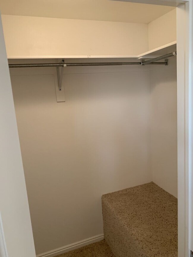 Foto del edificio - Skyhawk 3 bedroom 2.5 bath with a single c...