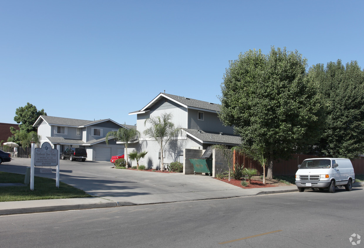Building Photo - North Wood Townhomes