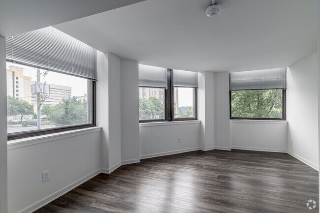 2 HAB 1,5 BA - 1162SF - Sala de estar - The Saville